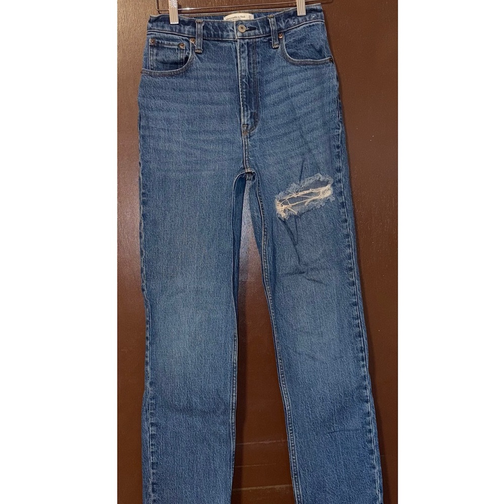 Abercrombie & Fitch The 90s Straight Ultra High Rise Jeans (Medium Wash - 4)
